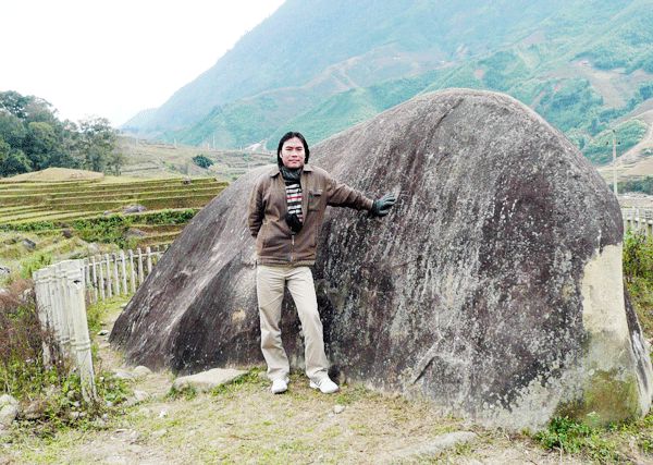Vivupa tìm hiểu điểm du lịch bãi đá cổ gần Tả Van trên Sapa